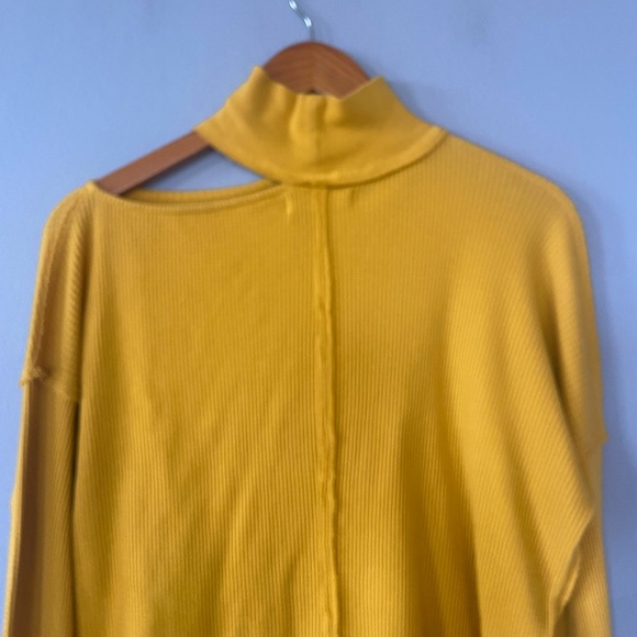 Free People Just For You Cutout Thermal Turtleneck Top in Yellow Size Medium - Picture 5 of 7